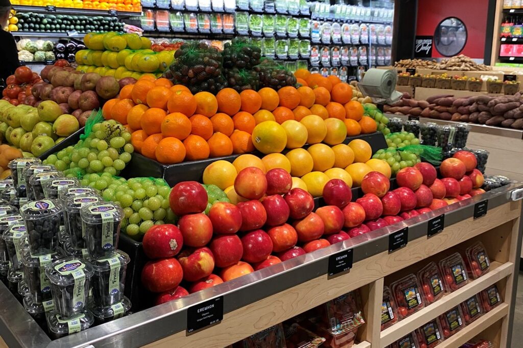 Fruit-stand-in-Venice-Beach-LA-Erewhon